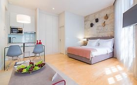 On Deluxe Apartments - Free Parking